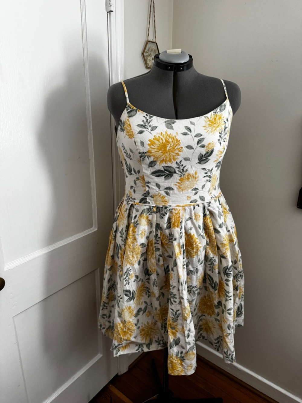 RARE! Gal Meets Glam White Sundress with Yellow Floral Print and Green Leaves - Picture 9 of 11